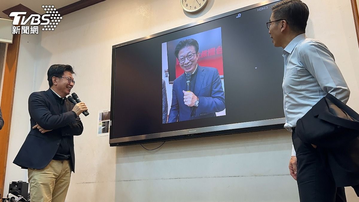郭國文表示，自己像網紅蔡醫師。（圖／潘袁詩羽攝）