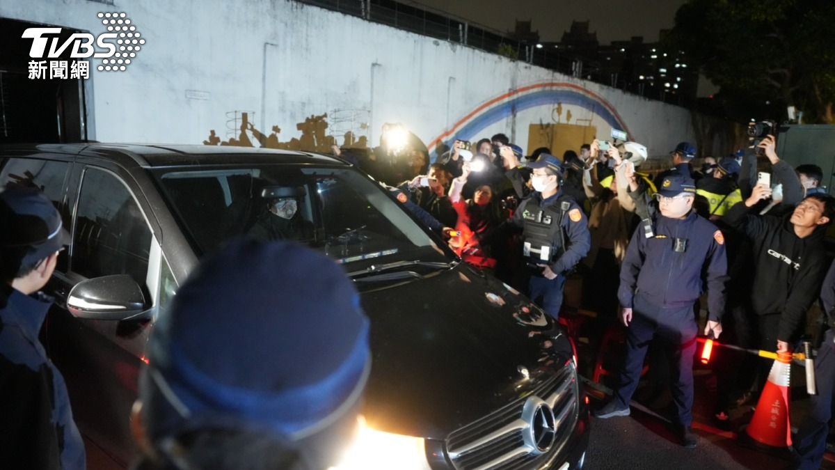 黃麟凱槍決「火化後樹葬」!姊低調現身板殯 將不辦告別式