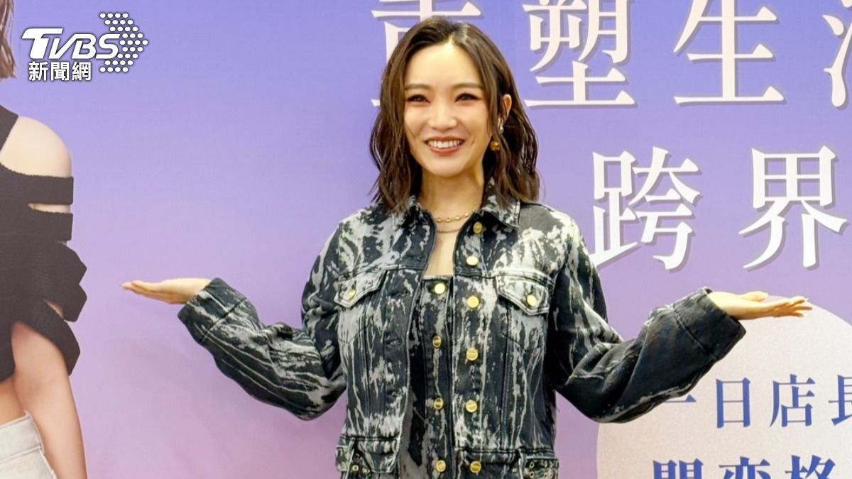 閻奕格離開待了10年的華研,如今一手包辦自己的工作。(圖/陳薈涵攝)