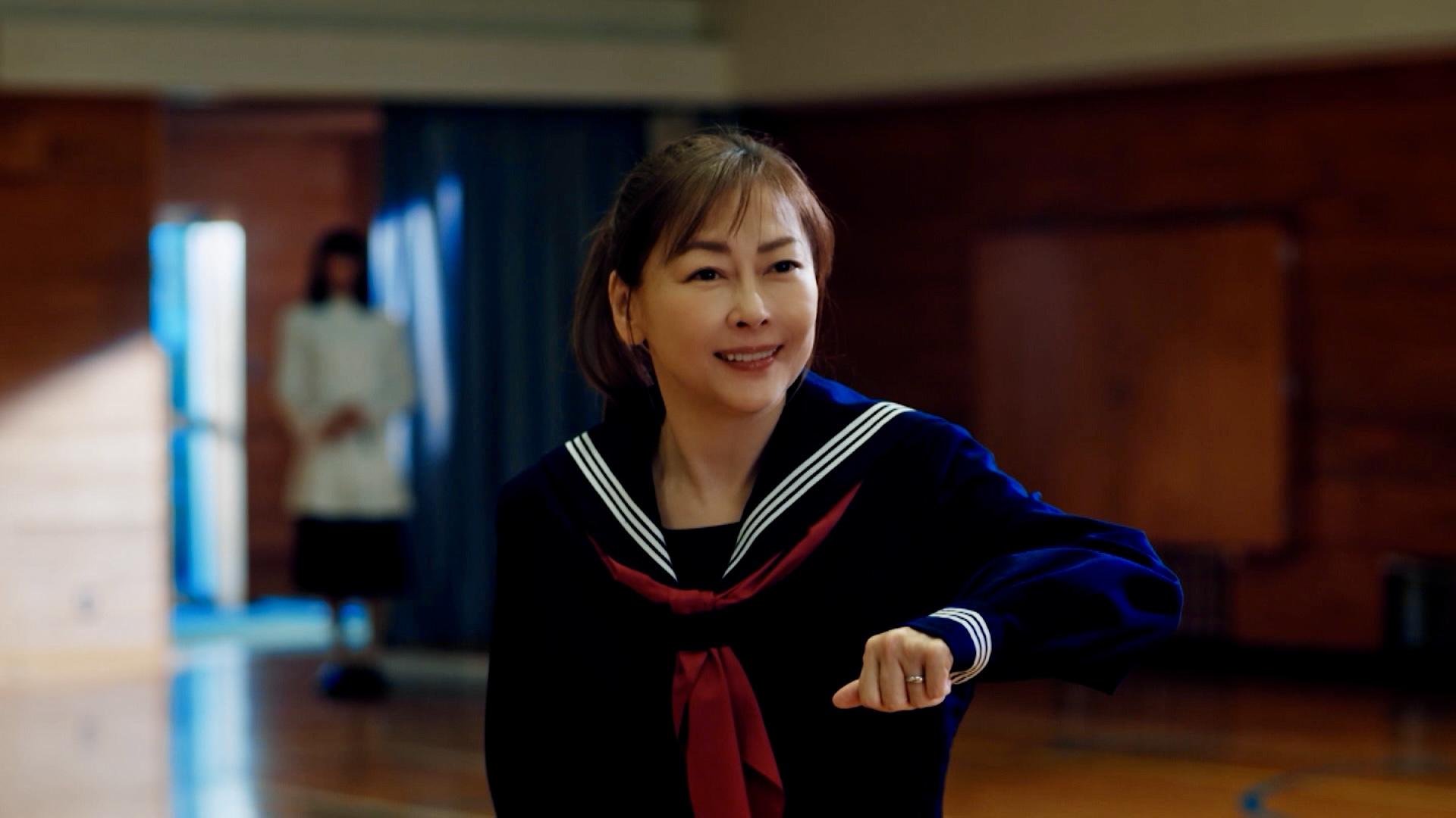 中山美穗挑戰水手服造型。（圖／friDay影音提供）