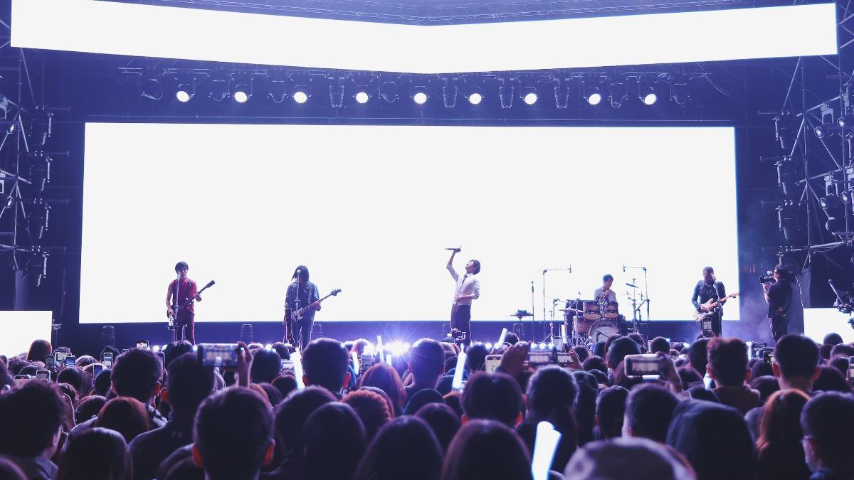 五月天壓軸登場,一連飆唱多首經典好歌。(圖/相信音樂提供)