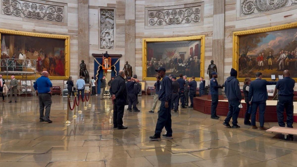 國會大廈圓形大廳（Capitol Rotunda）。（圖／翻攝自X @aishahhasnie）