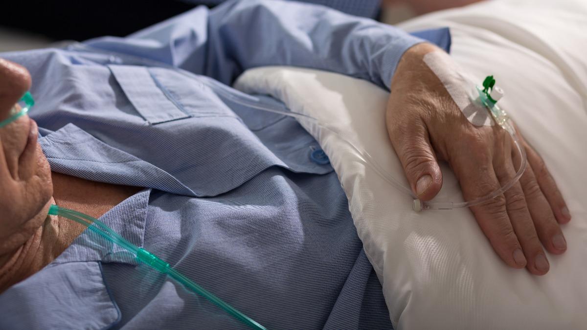 64歲的瑞典籍男子因外國人身分的昂貴手術費，遭到21家醫院拒絕。（示意圖／shutterstock 達志影像）