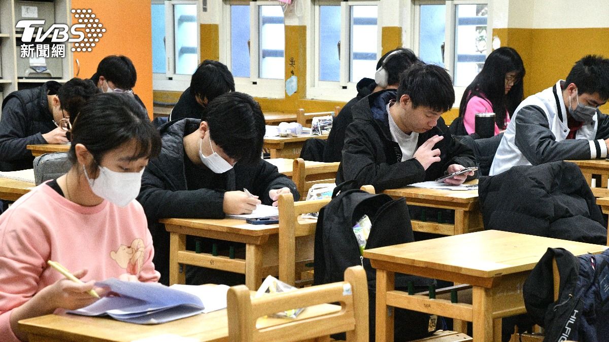 學測分數今9時「簡訊、網路」開放查 同步公告五標成績