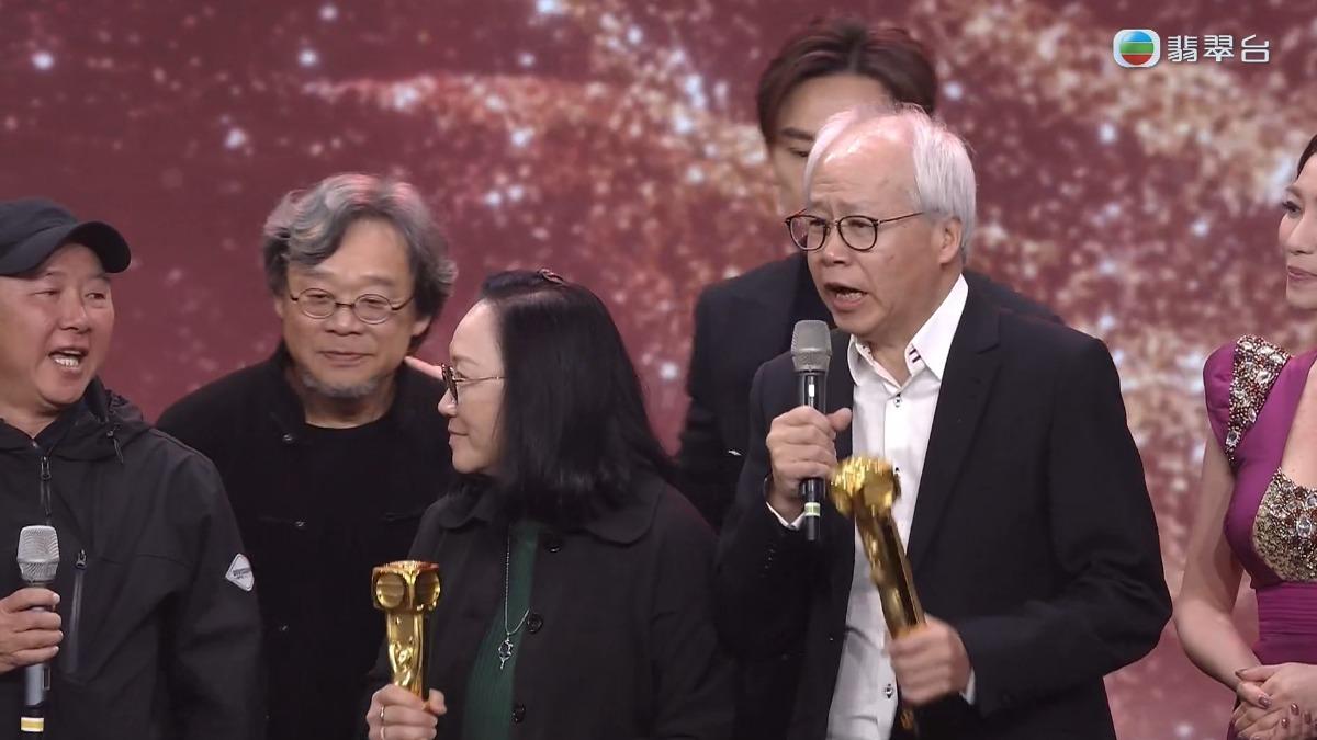 《東張西望》獲得最佳資訊及專題節目。(圖/翻攝自TVB翡翠台)
