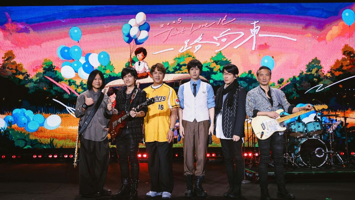 周思齊參加五月天公益演唱會。(圖/相信音樂提供)