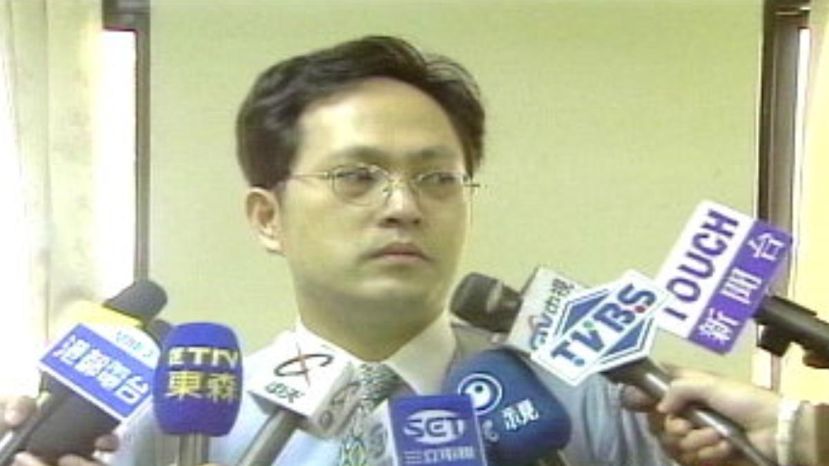 檢察官「逼證人陪睡」丟律師證 出獄躲台中還偷寫訴狀慘了