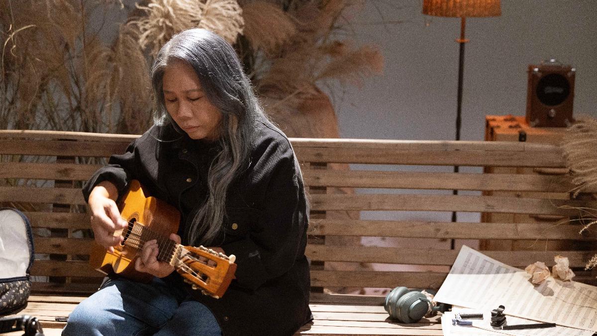 金曲37/評審團獎得主是她!72歲陳小霞獲封創作教母 為陳奕迅、王菲寫歌