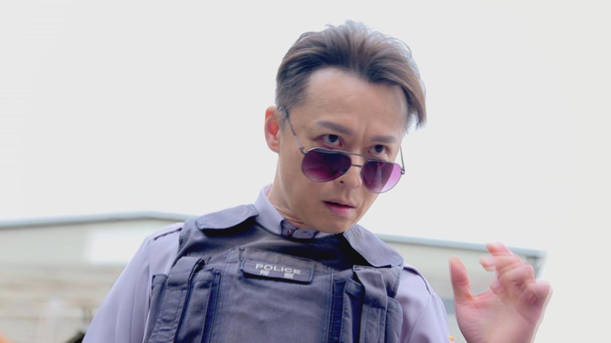何豪傑變身「倒霉警察」 追捕藍葦華拉傷:當作擋災