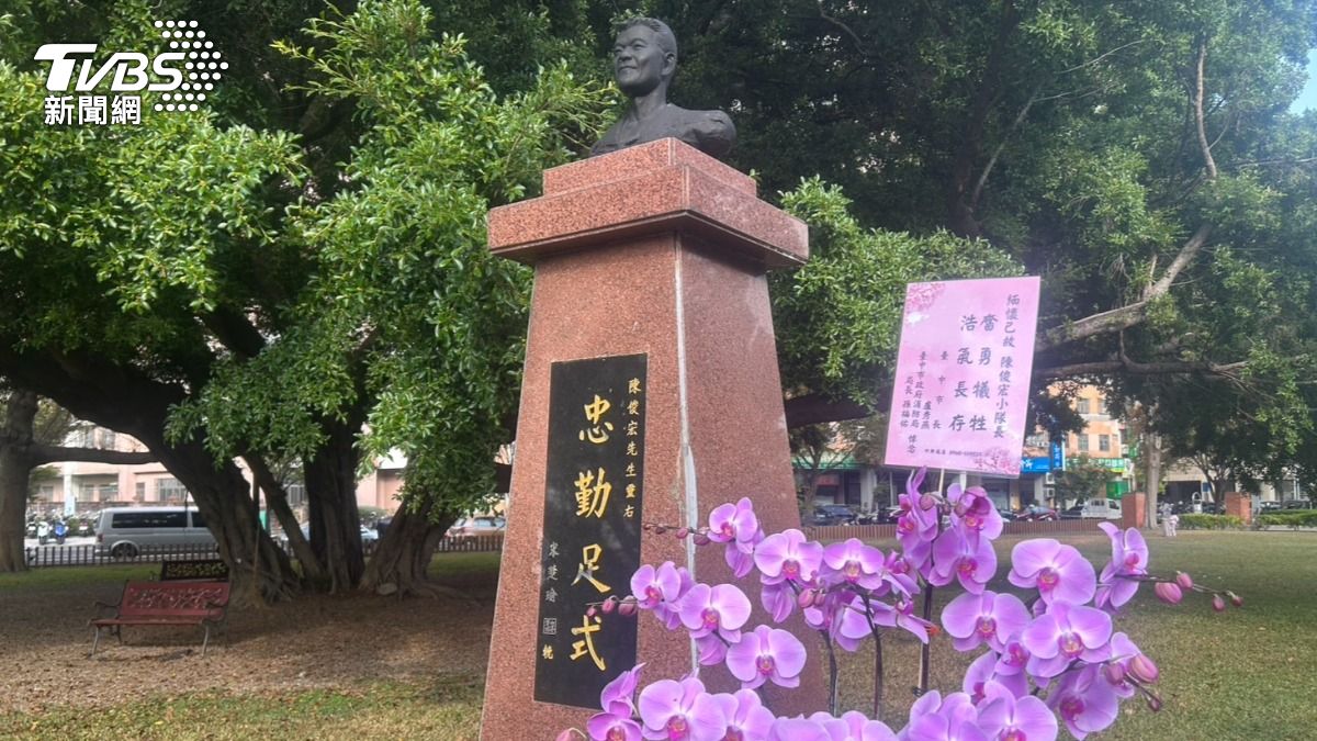 41年未曾忘記！台中2消防英雄救人殉職　後輩鞠躬悼：辛苦了
