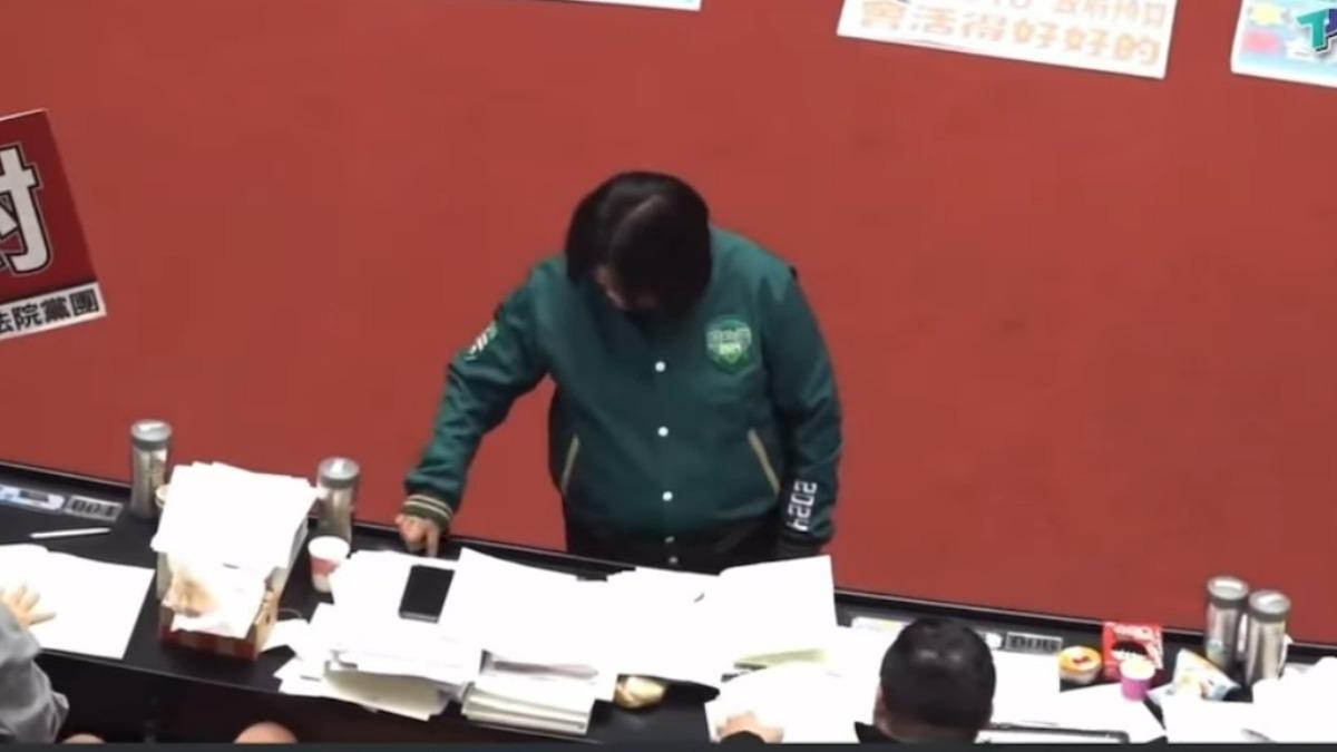 陳智菡抓到柯建銘人不在「燈卻亮」 這綠委1人投3票