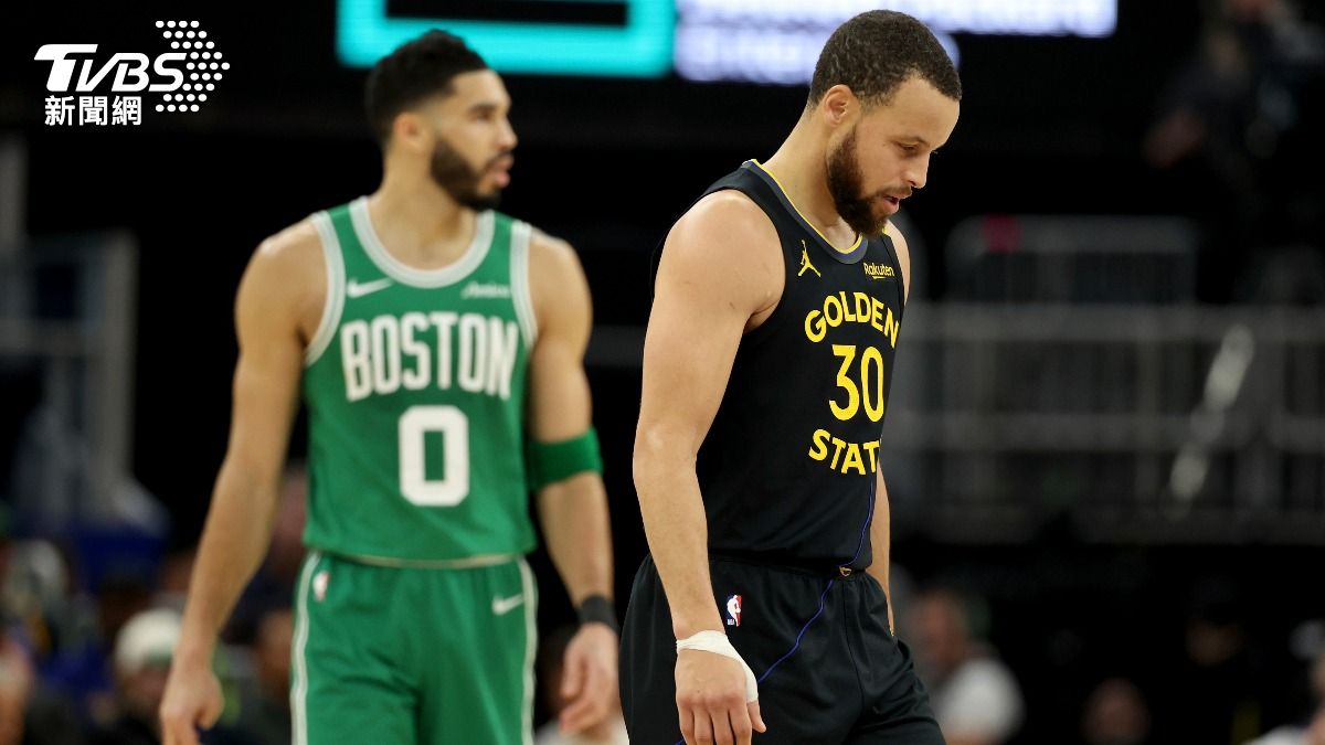 NBA/衛冕軍醒了!塞爾提克飆20顆三分球 勇士主場慘敗40分