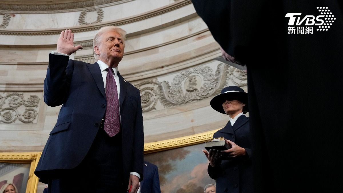 川普就職「手部1動作」上熱搜 和妻子背對喝酒互動微妙