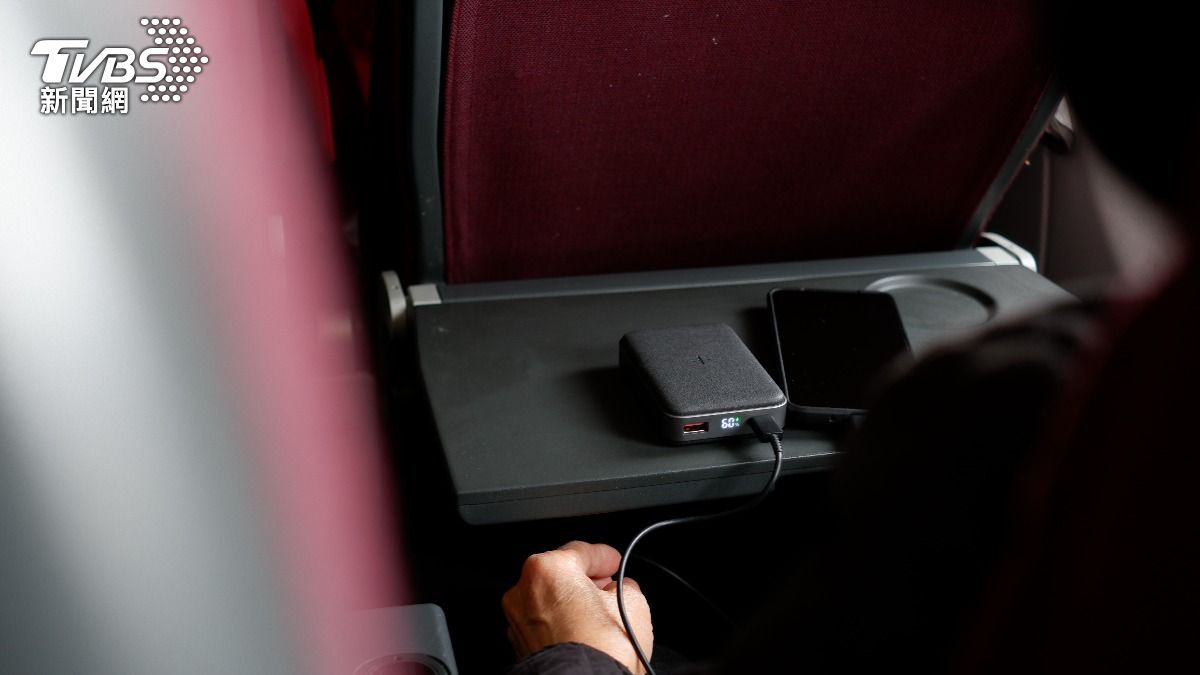 搭機為何禁用行動電源?內行曝原因 「1情況」連帶上機都不行