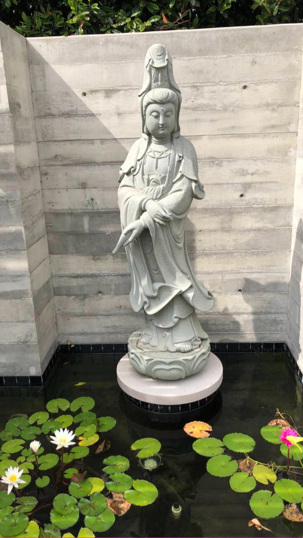 吳宇森曝光洛杉磯豪宅近況,慶幸庭院的鎮家之寶沒被燒毀。(圖/倪有純提供)
