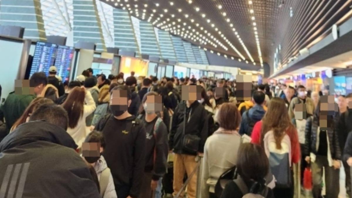 年前搶出國「桃機出境塞爆」排隊人龍超震撼 內行1招避人潮
