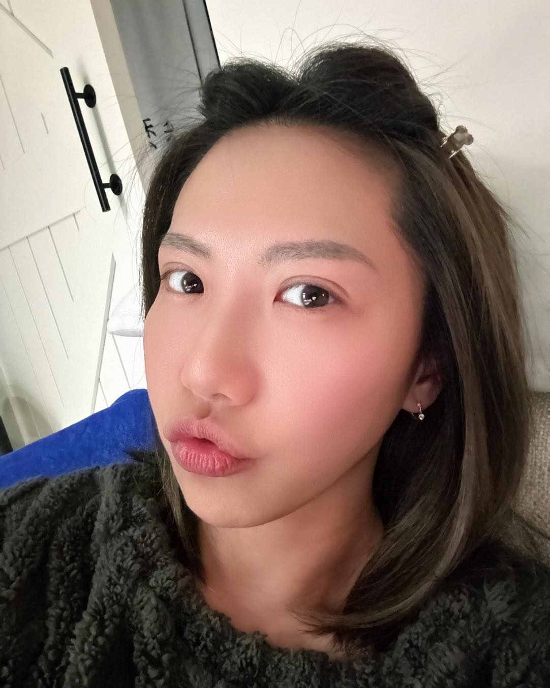 大牙進組拍戲感嘆自己老了。(圖/翻攝自臉書)