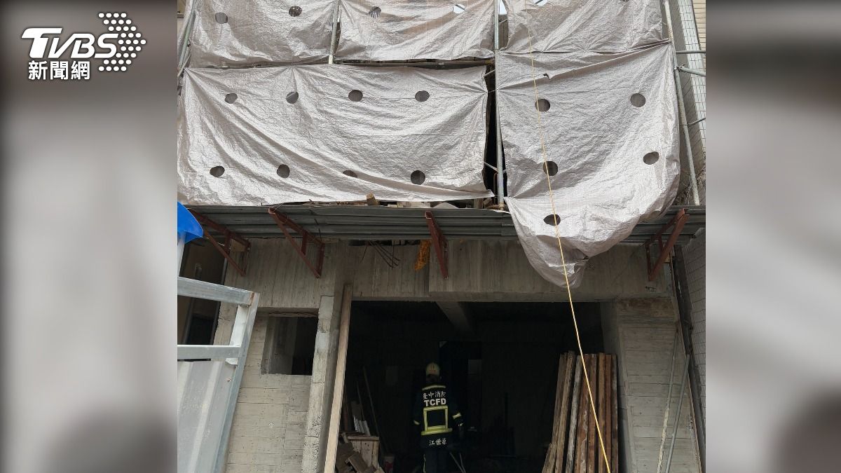台中工安悲劇!65歲男跌落2樓鷹架 右手血肉模糊當場慘死