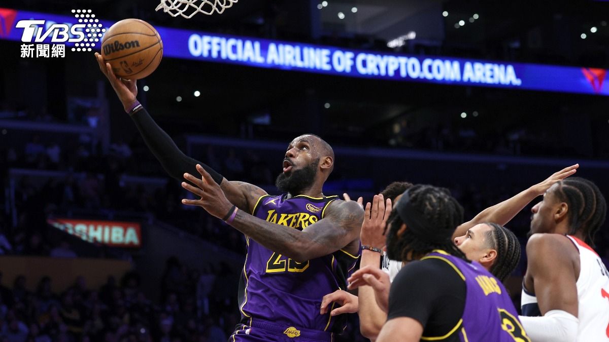 NBA/40歲還能飛!詹皇空接兒子看呆 賽前致意佐佐木朗希