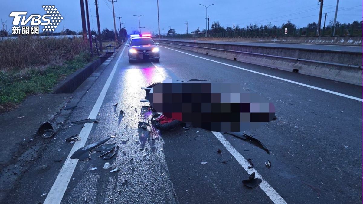 上班途中遇劫!苗栗騎士撞違停拖板車 頭部重創慘死