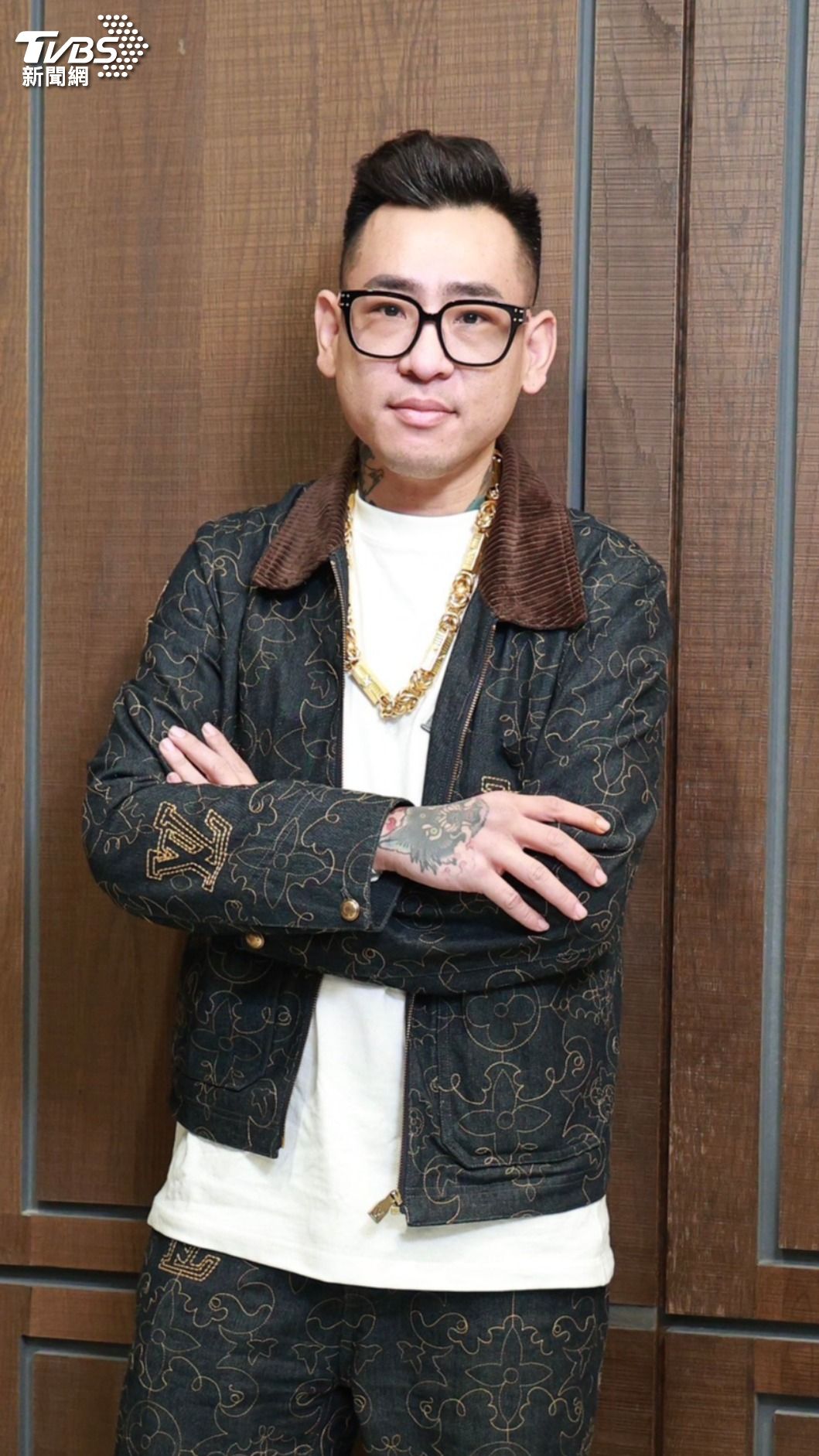 蹦闆從小就是孤兒。(圖/黃城碩攝)