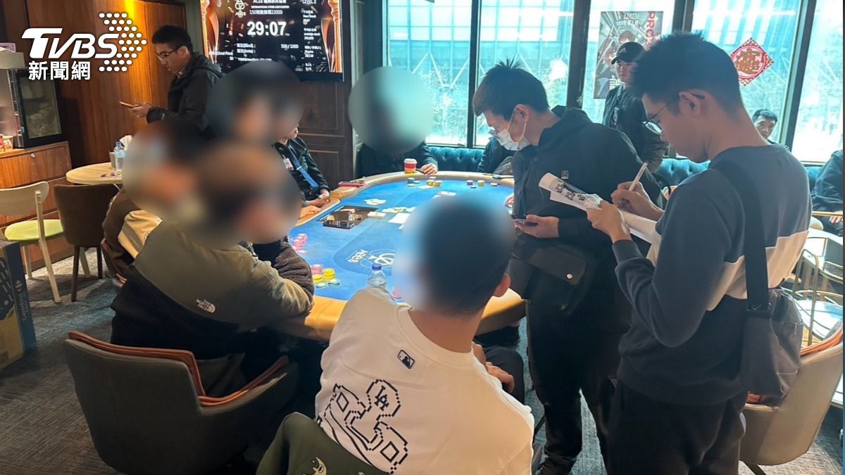 警破獲德州撲克賭場。（圖／TVBS）