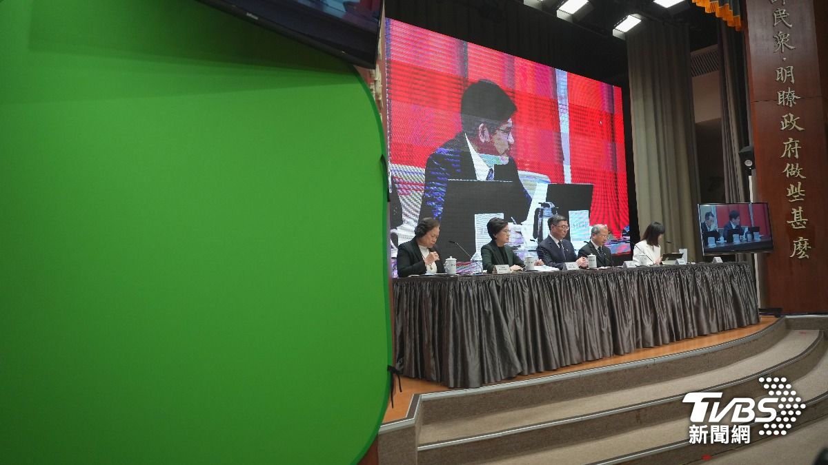 政院記者會請不起手語老師 聾人聯盟抗議砍預算:影響基本權益