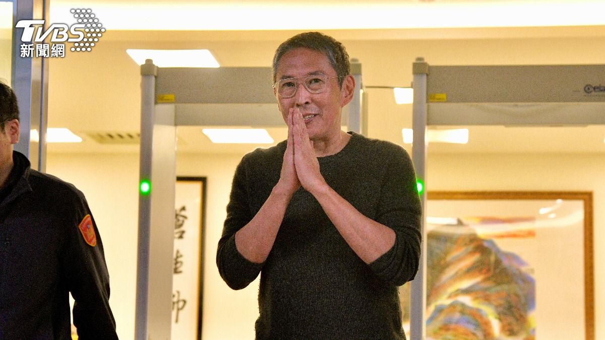 免戴電子腳鐐!鈕承澤報到後離開北檢笑容壓不住:新年快樂