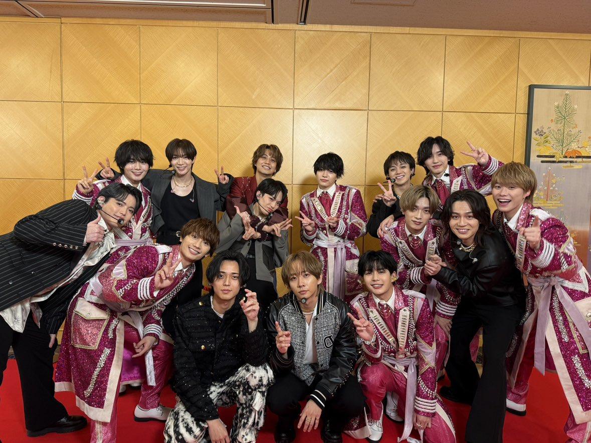 King & Prince、浪花男子(紫紅色系服裝)、Travis Japan(黑色系服裝)這陣子都有在台灣的活動。(圖/翻攝自kp_official0523推特)