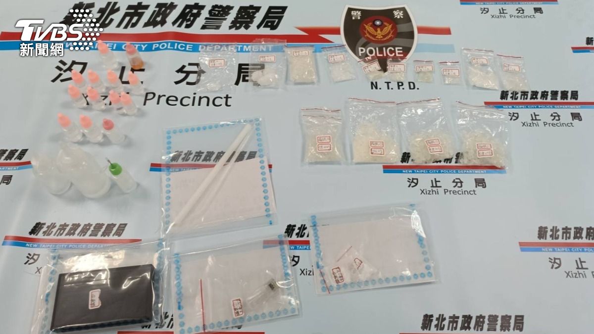 警方查獲毒品等證物。(圖/TVBS)