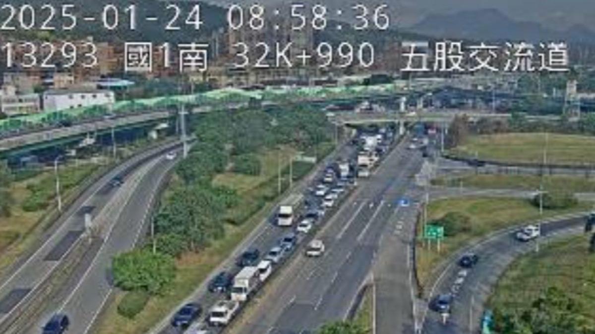 快訊/國道1號五股段5車追撞 1人受傷車流回堵10公里