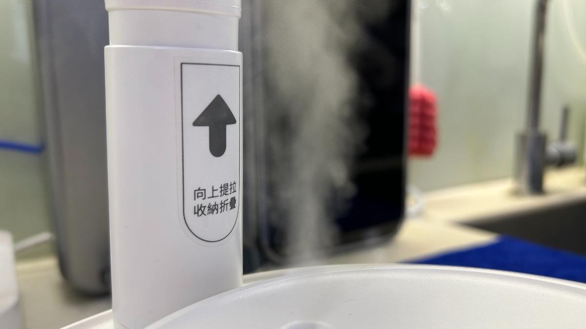 冬天使用電暖器或除溼機可以同步開啟加濕器，提高空氣濕度避免呼吸道不適。（圖／486提供）