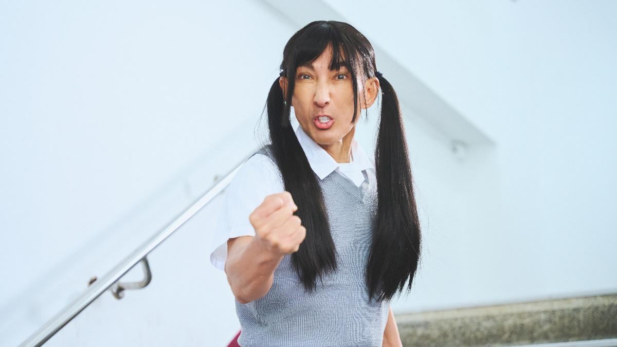 潘若迪扮女學生現蹤校園「竟和她們有關」 驚人畫面不藏了