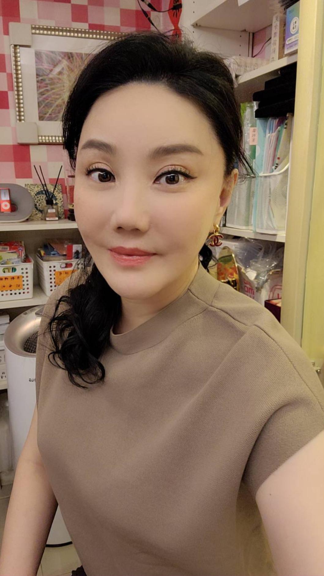 命理專家沈嶸。(圖/翻攝自沈嶸臉書)