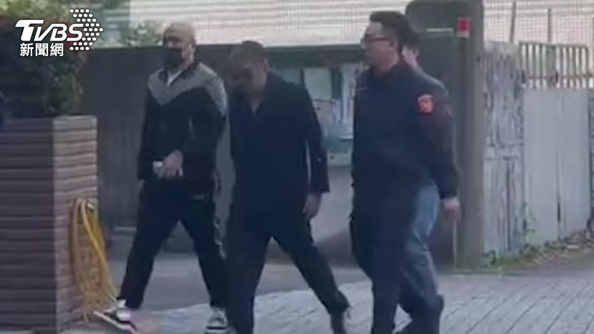 快訊/鈕承澤報到畫面曝 雙手合十道謝快閃