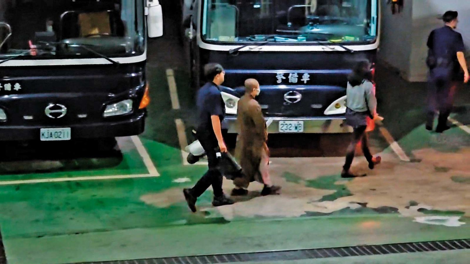 精舍吳姓女住持等3人,因涉嫌對蔡姓女信徒施暴,遭檢方聲押獲准。(圖/鏡新聞提供)