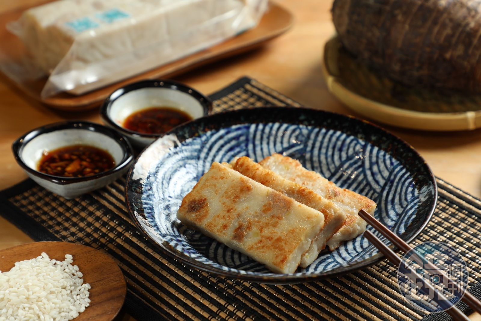 蘇吉民說,自家使用天然食材,即使放冷都能吃到食材香氣,唯獨「芋頭蘿蔔糕」趁熱吃香氣才最足。(內用70元/3片,冷藏真空包160元/8片)(圖/鏡週刊)