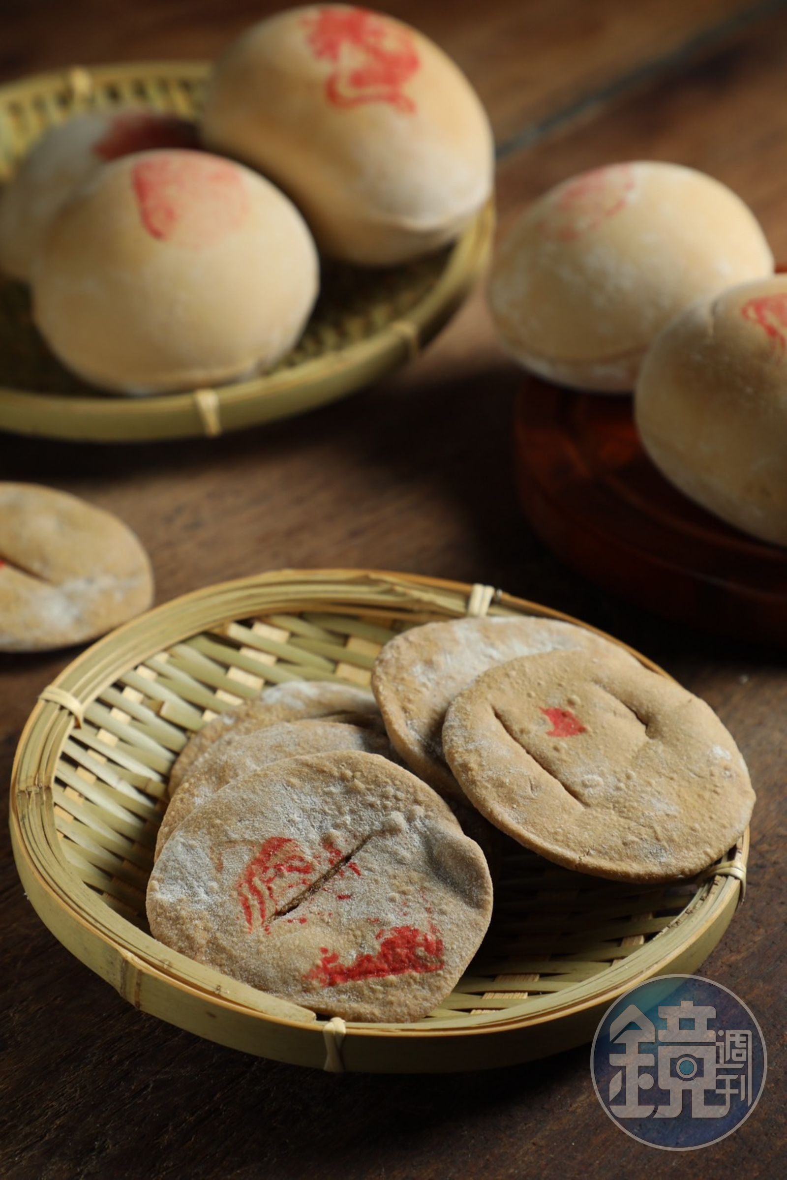 如同薄皮版椪餅的「白陽餅」,有黑糖和蜂蜜兩種口味。(60元/包)(圖/鏡週刊)
