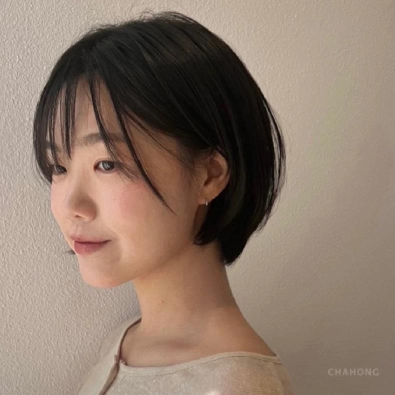蘋果頭短髮。(圖/翻攝自IG@chahong_official)