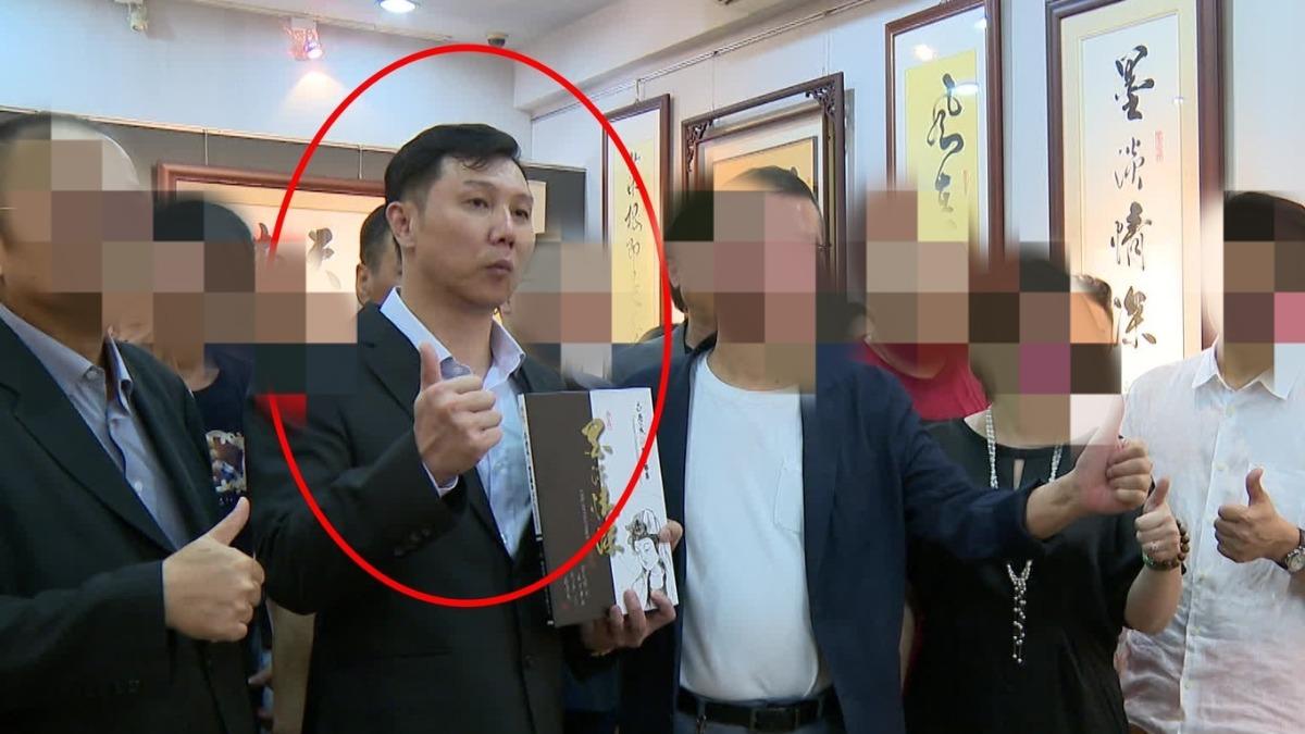 三環幫要角劉憲治遭槍殺斷掌。(圖/翻攝畫面)