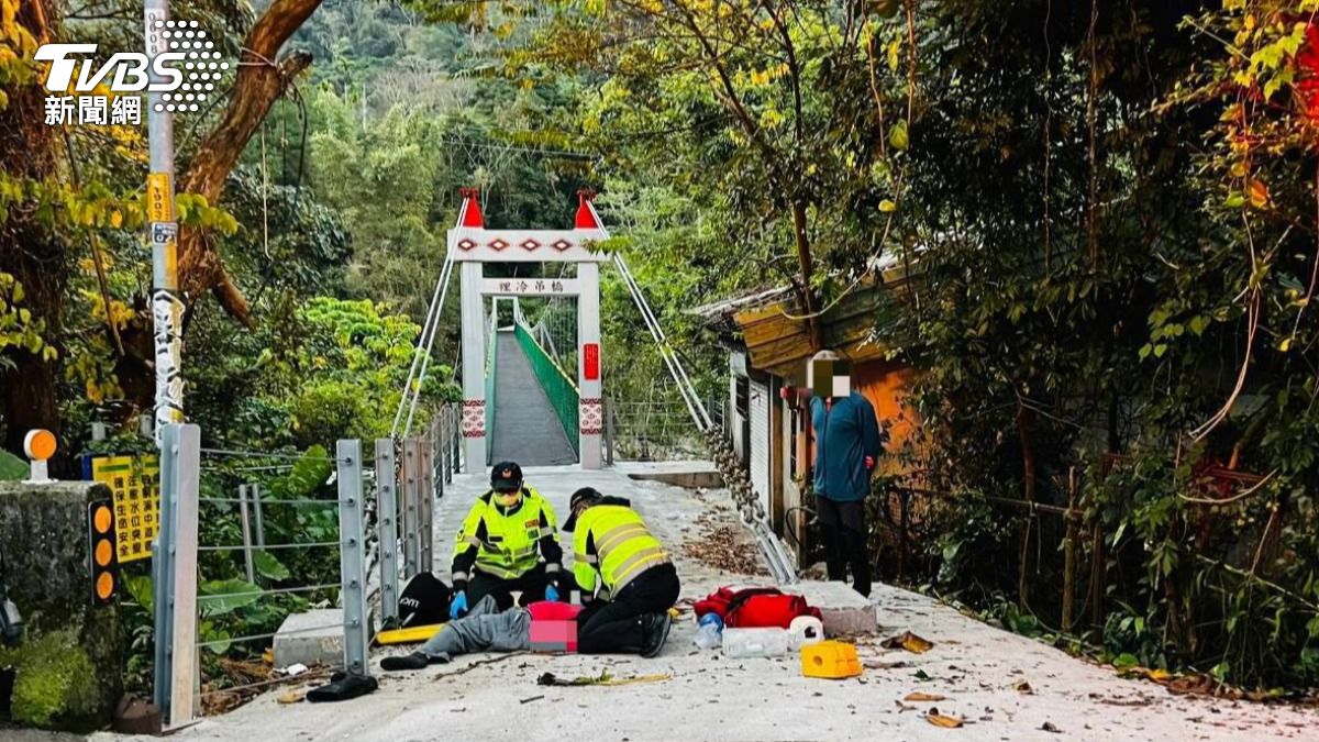 上班遇死劫!台中男徒步搭公車 裡冷吊橋前慘遭轎車撞飛身亡
