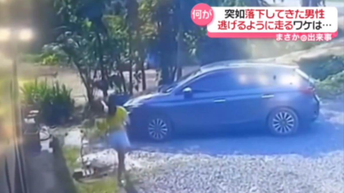 女屋主拿著棍子追了出去。（圖／翻攝自NNN）