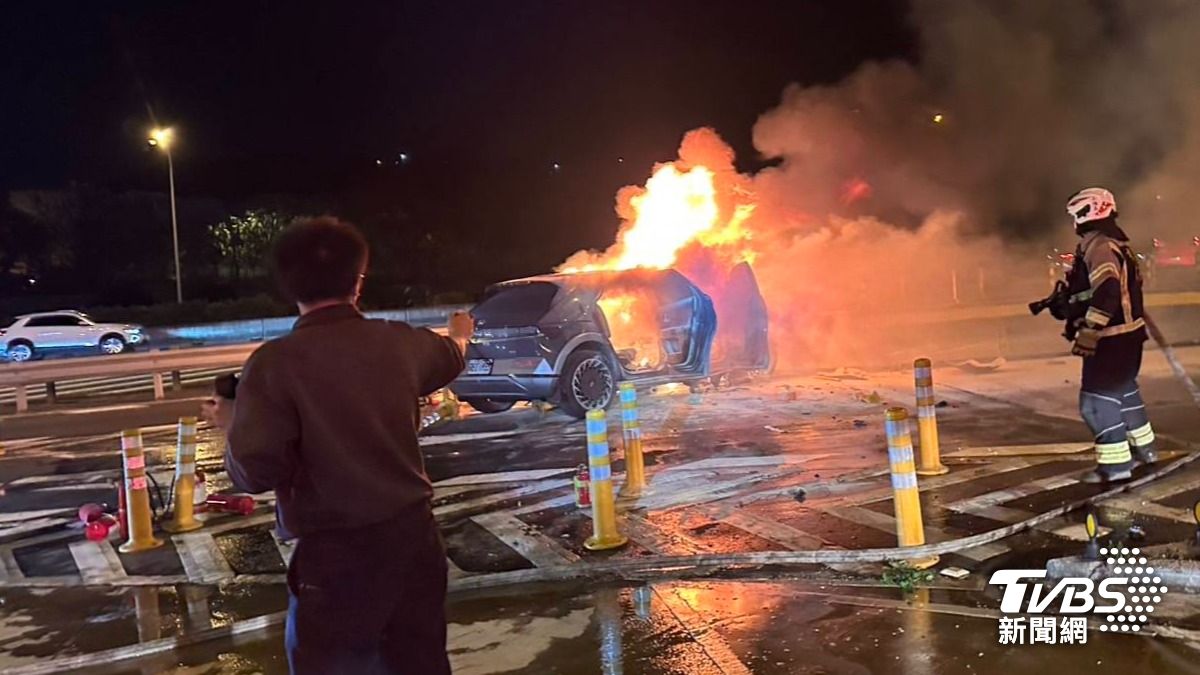 楊梅車禍/5人座電動車裝8人疑「嚴重超載」 夫妻網購電商背景曝
