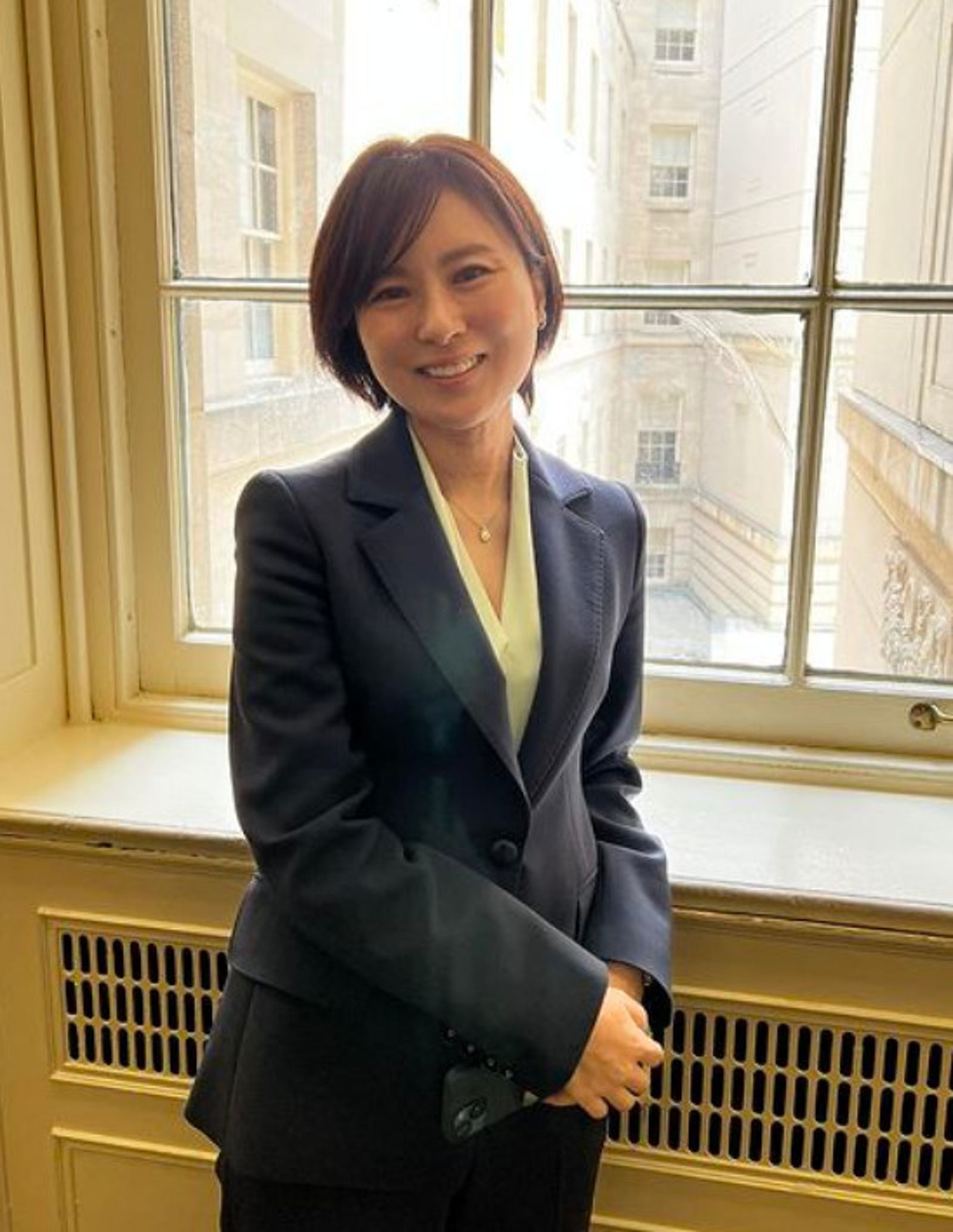 深田萌繪曾參與「潛規則」飯局，親眼目睹誇張的「性朝貢」的畫面。（圖／翻攝IG@moefukada）