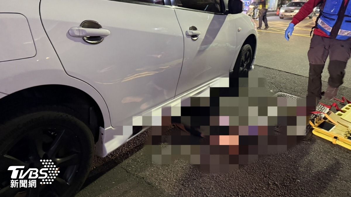 台南阿伯過馬路挨撞「上半身捲車底」　送醫搶救傷重身亡　