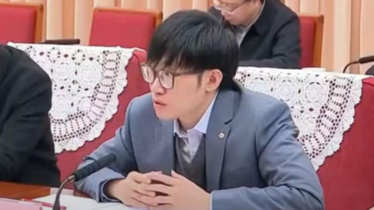 陸AI新秀DeepSeek屠殺輝達! 38歲創辦人背景曝光