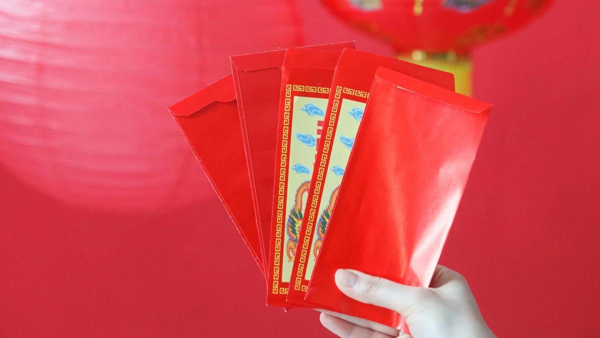 年薪300萬男友給紅包「金額傻眼」還討回禮 女大生:我該包多少