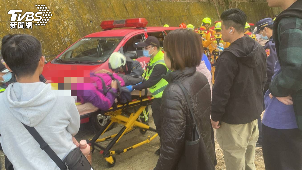 初一鬧烏龍！台中男山區迴轉　「油門當剎車」墜20米深山谷