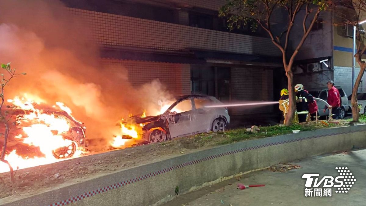 沖天炮惹禍!基隆初一2車「白漆燒成黑炭」 兇手是3名國中生