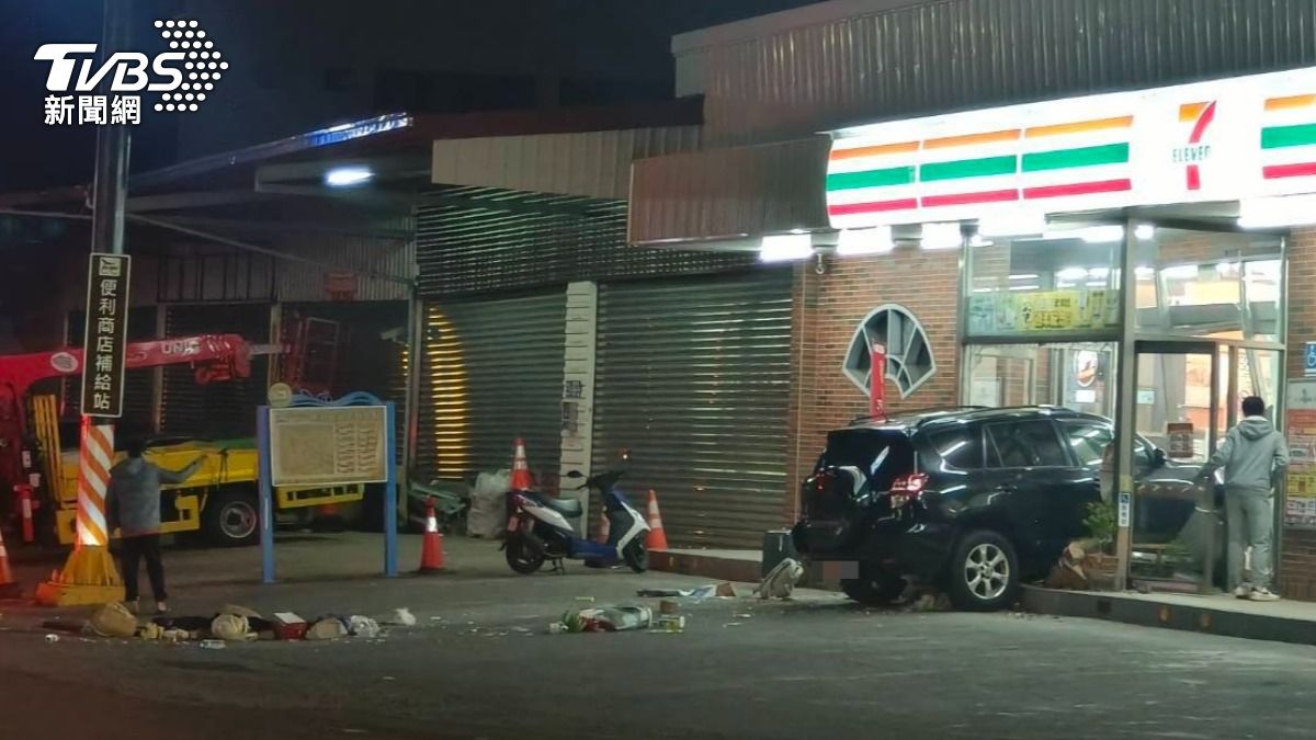 這裡沒有得來速!南投30歲女喊「地震要爆炸」開休旅車撞爆超商